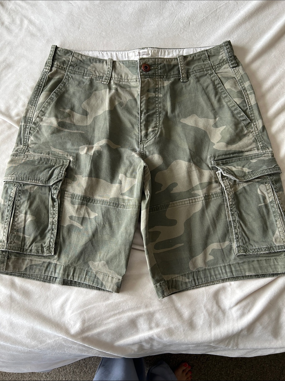 Hollister Men's Camo Cargo Shorts - Olive Camouflage